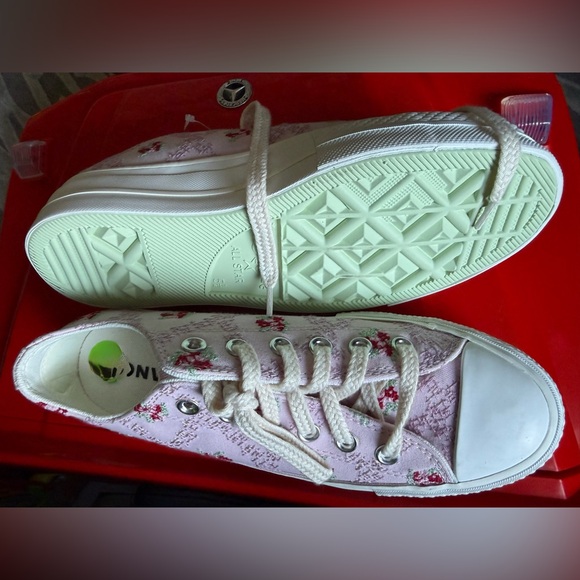 Converse [7.5] CTAS Platform Rose Cross Stitch Low Women’s Sneakers A13660C - Picture 3 of 9